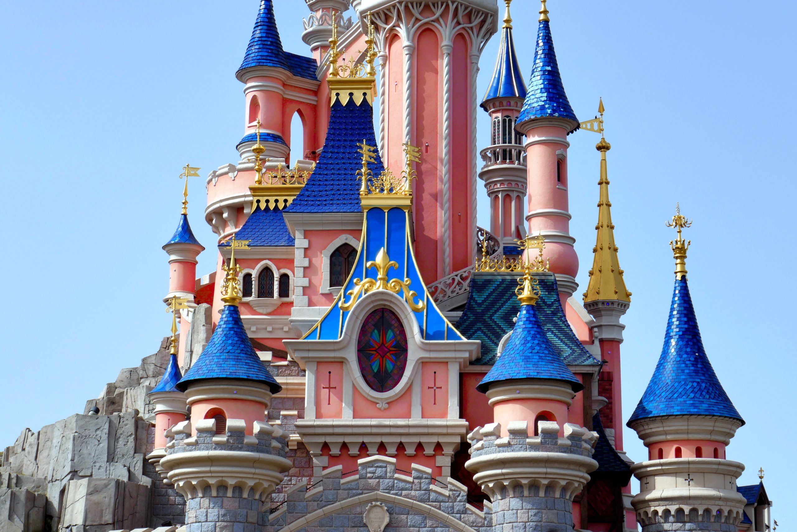 Parking gratuit  Disney : où se garer à Disneyland Paris ?